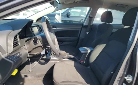 More photos of 2020 Hyundai Elantra SEL at Auto Boutique Ohio, OH