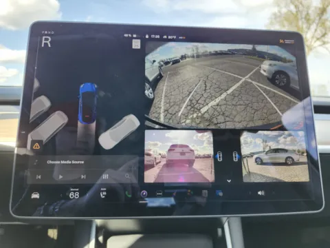 More photos of 2020 Tesla Model Y Performance at Auto Boutique Ohio, OH