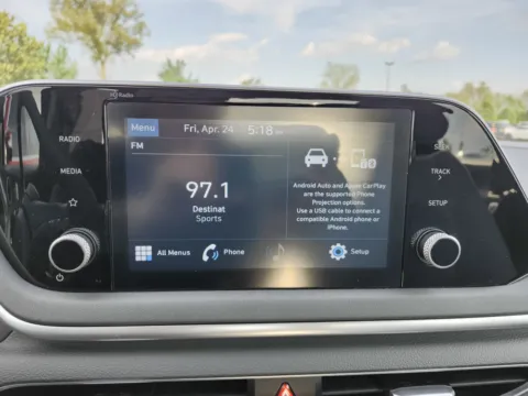 More photos of 2021 Hyundai Sonata SE at Auto Boutique Ohio, OH