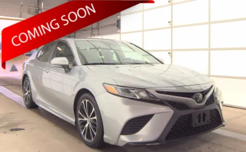 Silver 2019 Toyota Camry SE for sale in Columbus, OH
