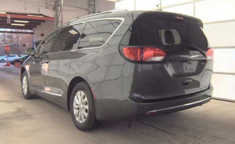 More photos of 2019 Chrysler Pacifica Touring L at Auto Boutique Ohio, OH