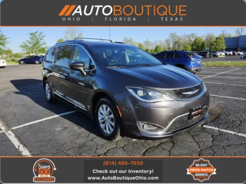 Gray 2019 Chrysler Pacifica Touring L for sale in Columbus, OH