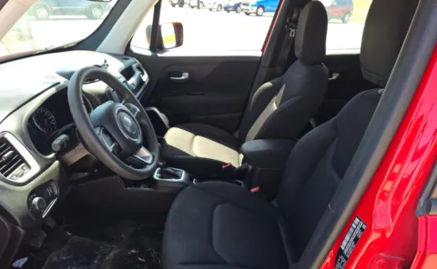 More photos of 2018 Jeep Renegade Sport at Auto Boutique Ohio, OH