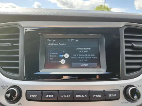 More photos of 2021 Hyundai Accent SE at Auto Boutique Ohio, OH