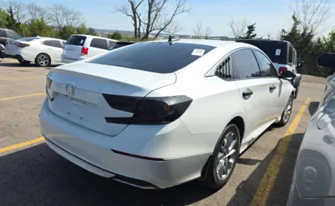 More photos of 2018 Honda Accord Sedan LX 1.5T at Auto Boutique Ohio, OH