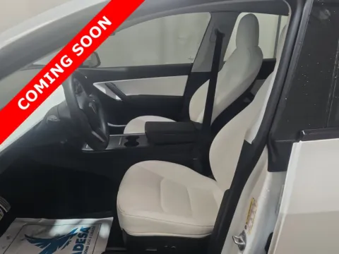 More photos of 2022 Tesla Model Y Performance at Auto Boutique Ohio, OH