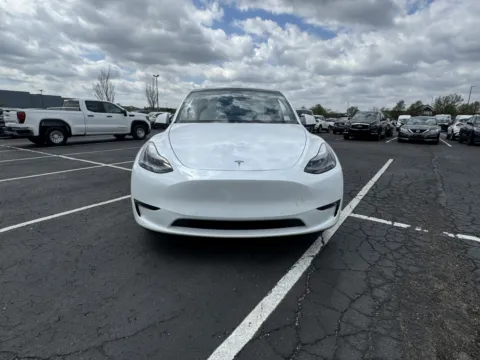 More photos of 2022 Tesla Model Y Performance at Auto Boutique Ohio, OH