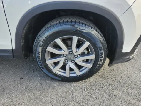 More photos of 2019 Honda Pilot EX-L w/Navi & RES at Auto Boutique Ohio, OH