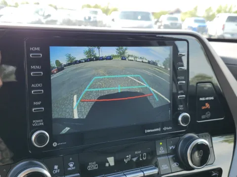 More photos of 2022 Toyota Highlander XLE at Auto Boutique Ohio, OH