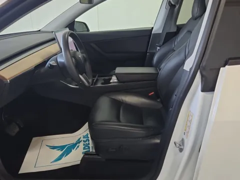 More photos of 2020 Tesla Model Y Long Range at Auto Boutique Ohio, OH