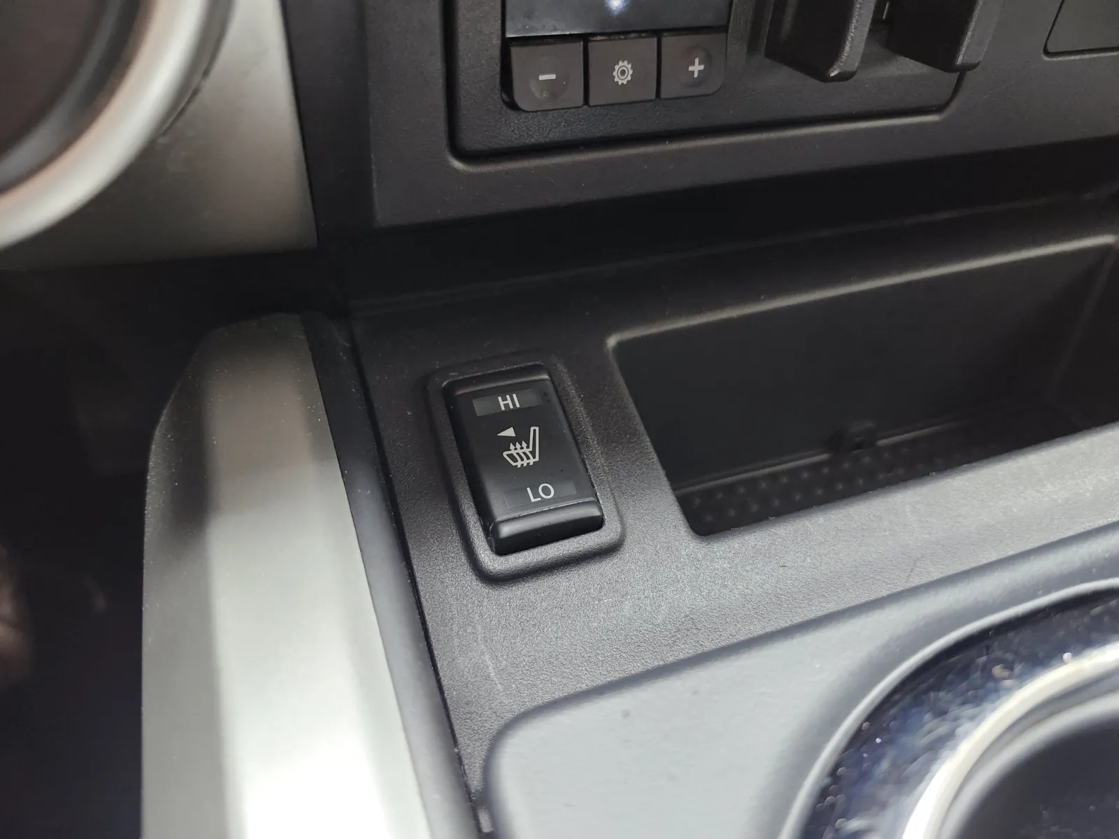 Nissan Titan photo 14