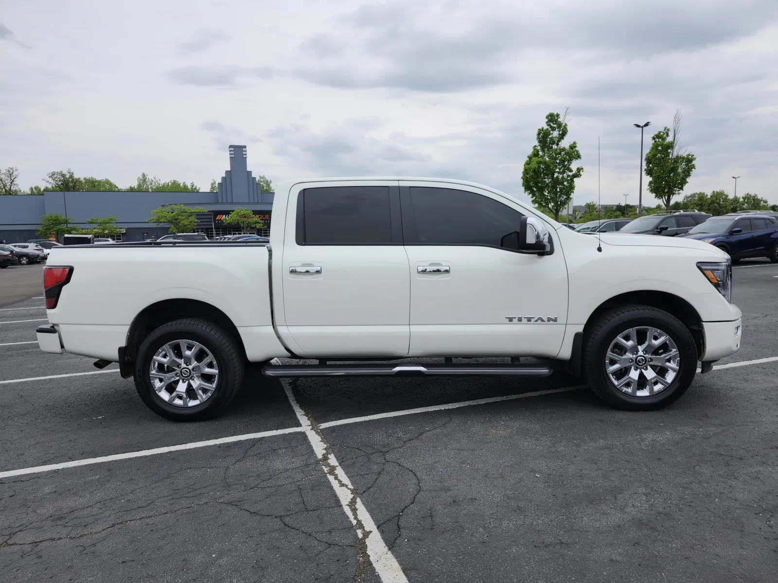 Nissan Titan photo 23