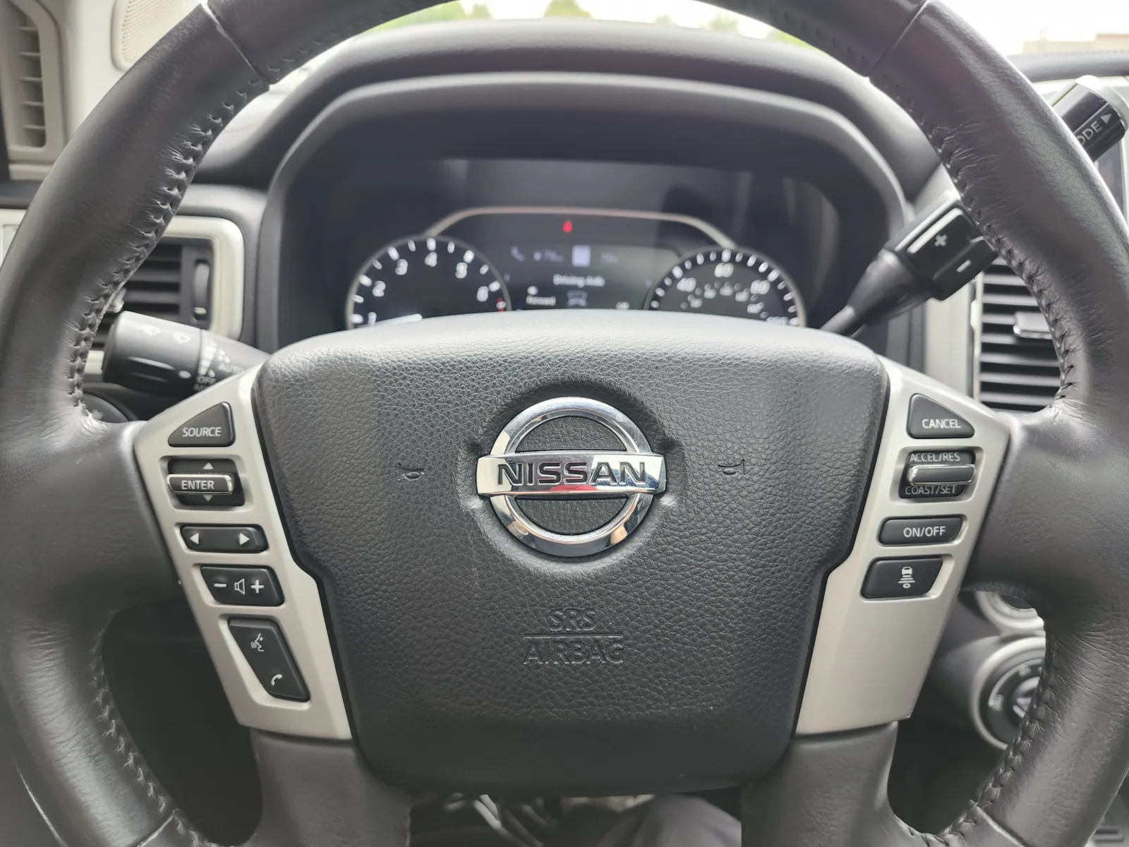Nissan Titan photo 34