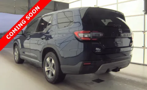 More photos of 2024 Honda Pilot EX-L 8 Passenger at Auto Boutique Ohio, OH