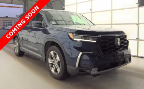 More photos of 2024 Honda Pilot EX-L 8 Passenger at Auto Boutique Ohio, OH