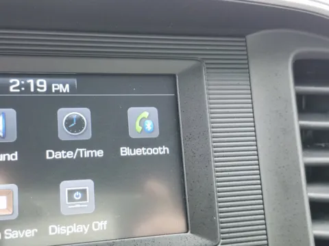 More photos of 2020 Hyundai Elantra SE at Auto Boutique Ohio, OH