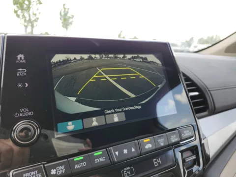 More photos of 2020 Honda Odyssey EX-L w/Navi/RES at Auto Boutique Ohio, OH