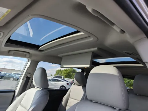 Photos of 2017 Toyota Sienna Limited Premium for sale in Columbus, OH at Auto Boutique Ohio