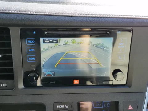 More photos of 2017 Toyota Sienna Limited Premium at Auto Boutique Ohio, OH