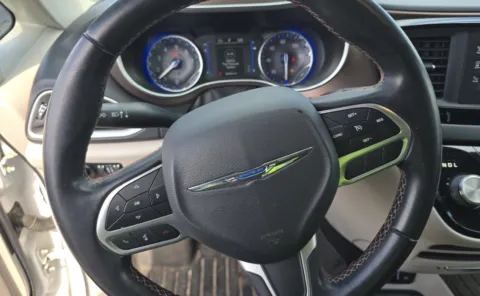 More photos of 2017 Chrysler Pacifica Touring-L at Auto Boutique Ohio, OH