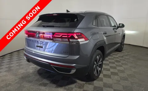 More photos of 2024 Volkswagen Atlas Cross Sport 2.0T SE at Auto Boutique Ohio, OH