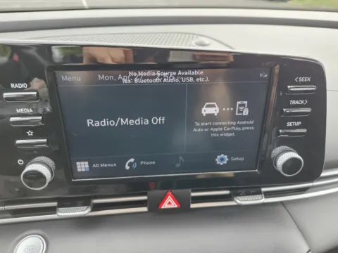 More photos of 2022 Hyundai Elantra SEL at Auto Boutique Ohio, OH