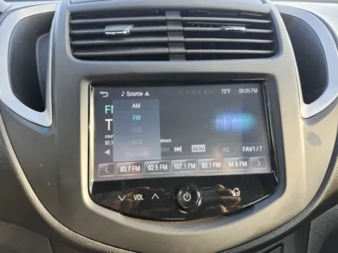 More photos of 2016 Chevrolet Trax LS at Auto Boutique Ohio, OH