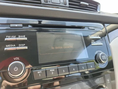 More photos of 2017 Nissan Rogue Sport S at Auto Boutique Ohio, OH