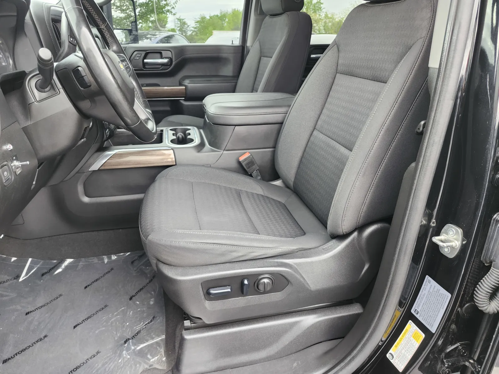 2023 Chevrolet Silverado 3500HD LT - Photo 24