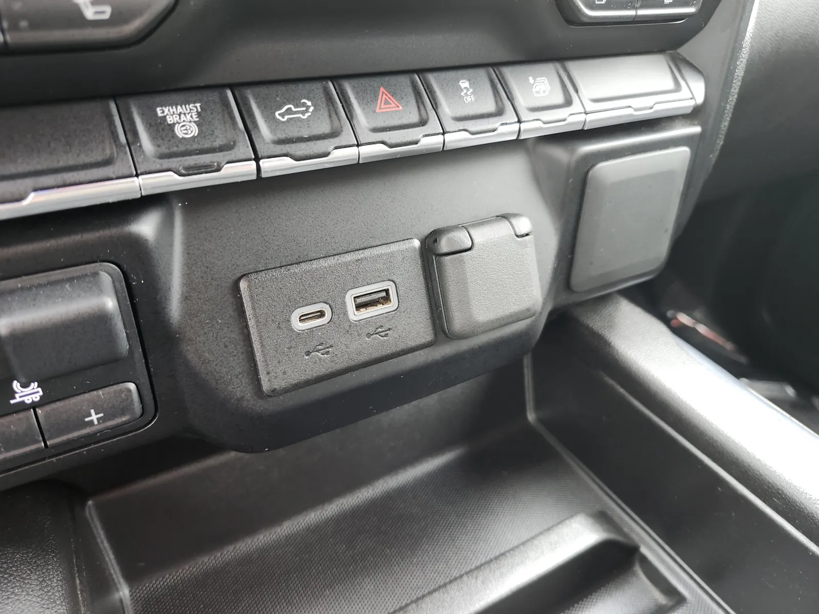 2023 Chevrolet Silverado 3500HD LT - Photo 9