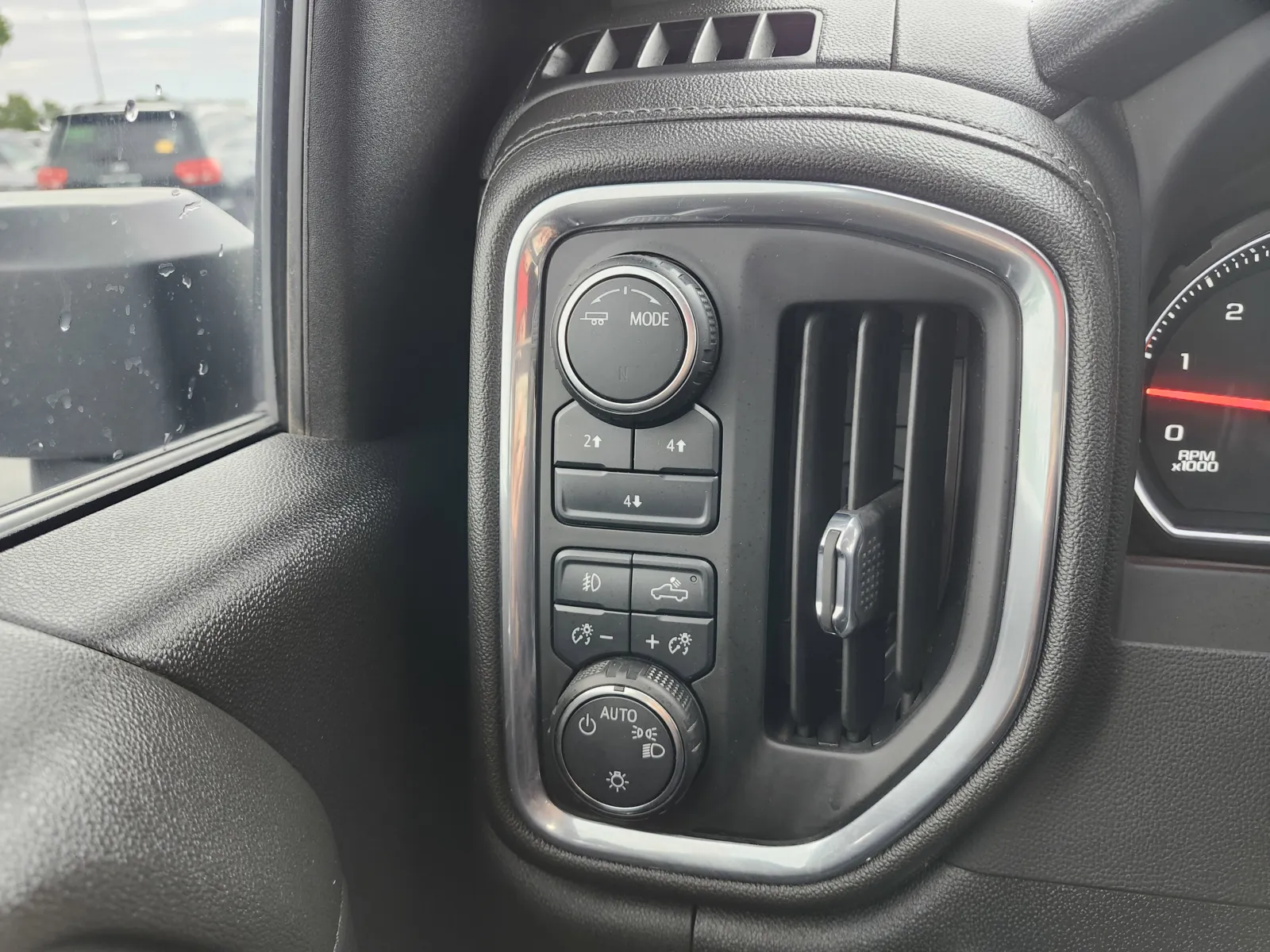 2023 Chevrolet Silverado 3500HD LT - Photo 10
