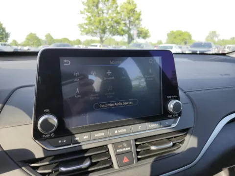 More photos of 2019 Nissan Altima 2.5 SV at Auto Boutique Ohio, OH