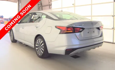 More photos of 2024 Nissan Altima 2.5 SV at Auto Boutique Ohio, OH