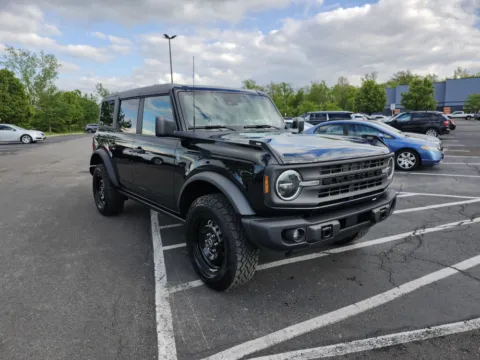 Black 2023 Ford Bronco Black Diamond for sale in Columbus, OH