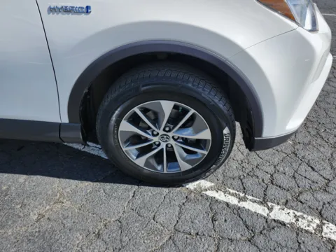 More photos of 2018 Toyota RAV4 Hybrid LE at Auto Boutique Ohio, OH