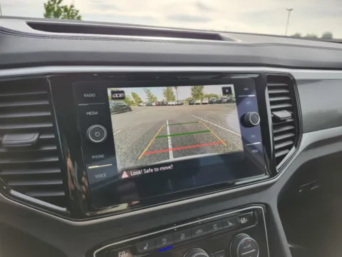 More photos of 2022 Volkswagen Atlas 3.6L V6 SEL Premium R-Line at Auto Boutique Ohio, OH