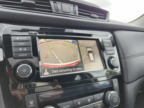 More photos of 2018 Nissan Rogue SL at Auto Boutique Ohio, OH