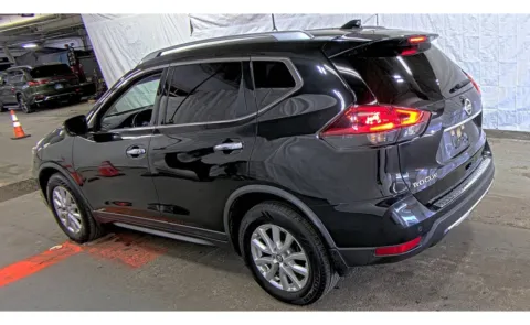 More photos of 2019 Nissan Rogue SV at Auto Boutique Ohio, OH