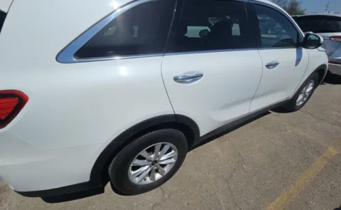 More photos of 2020 Kia Sorento LX V6 at Auto Boutique Ohio, OH