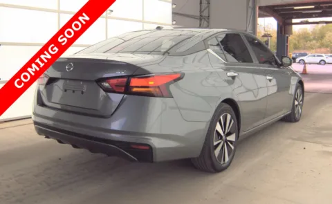 More photos of 2021 Nissan Altima 2.5 SV at Auto Boutique Ohio, OH