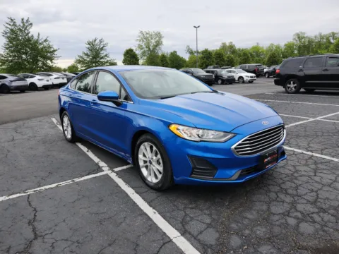 Blue 2020 Ford Fusion SE for sale in Columbus, OH