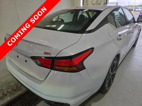 More photos of 2024 Nissan Altima 2.5 SR at Auto Boutique Ohio, OH