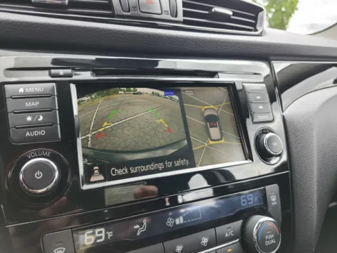 More photos of 2019 Nissan Rogue Sport SL at Auto Boutique Ohio, OH