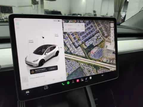 More photos of 2022 Tesla Model Y Performance at Auto Boutique Ohio, OH