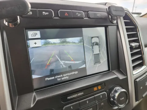 More photos of 2018 Ford Super Duty F-250 SRW LARIAT at Auto Boutique Ohio, OH