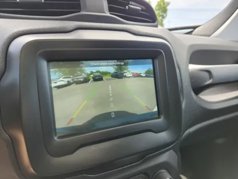 More photos of 2021 Jeep Renegade Latitude at Auto Boutique Ohio, OH