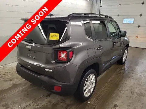 More photos of 2021 Jeep Renegade Latitude at Auto Boutique Ohio, OH