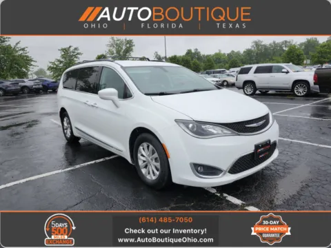 White 2017 Chrysler Pacifica Touring-L for sale in Columbus, OH