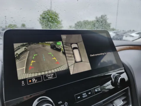 More photos of 2023 Nissan Armada SL at Auto Boutique Ohio, OH
