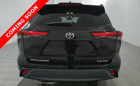 More photos of 2021 Toyota Highlander XLE at Auto Boutique Ohio, OH